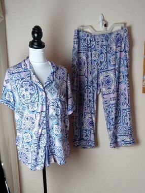 Joyspun Lavender & Blue Tile-Print Capri Pajama Set